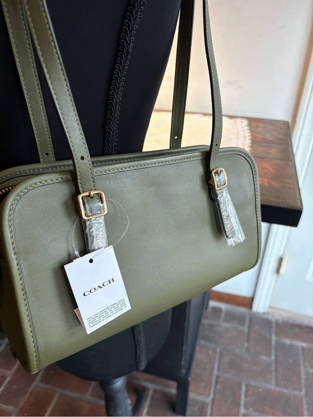 ๐ซ NWT Coach Olive Green Swing Zip - Picture 2 of 11